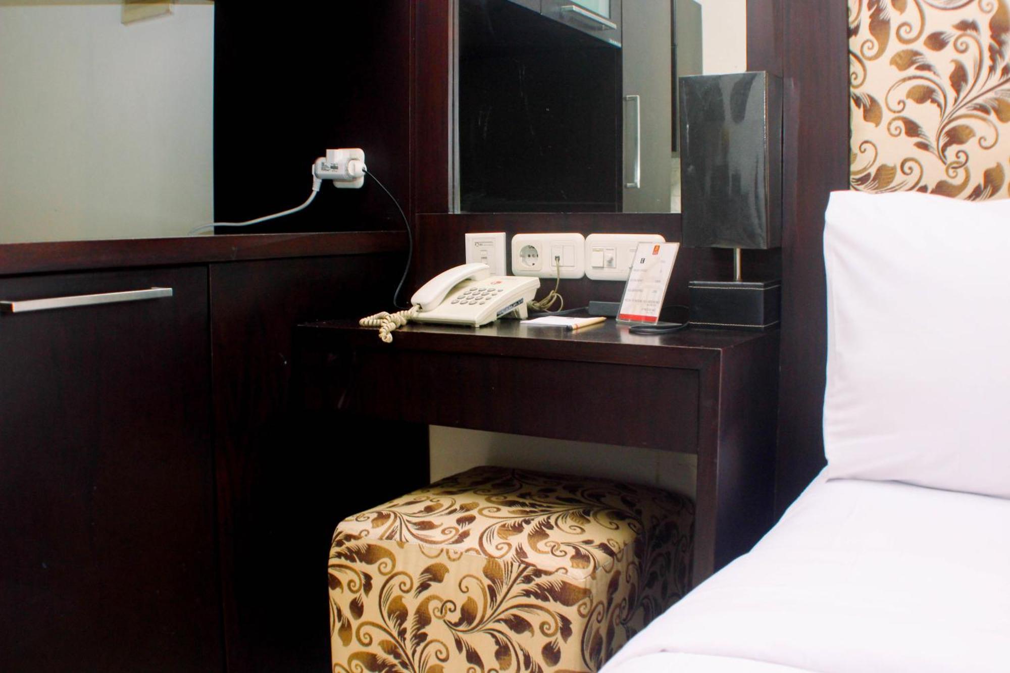 Luxury At Metropark Jababeka By Travelio