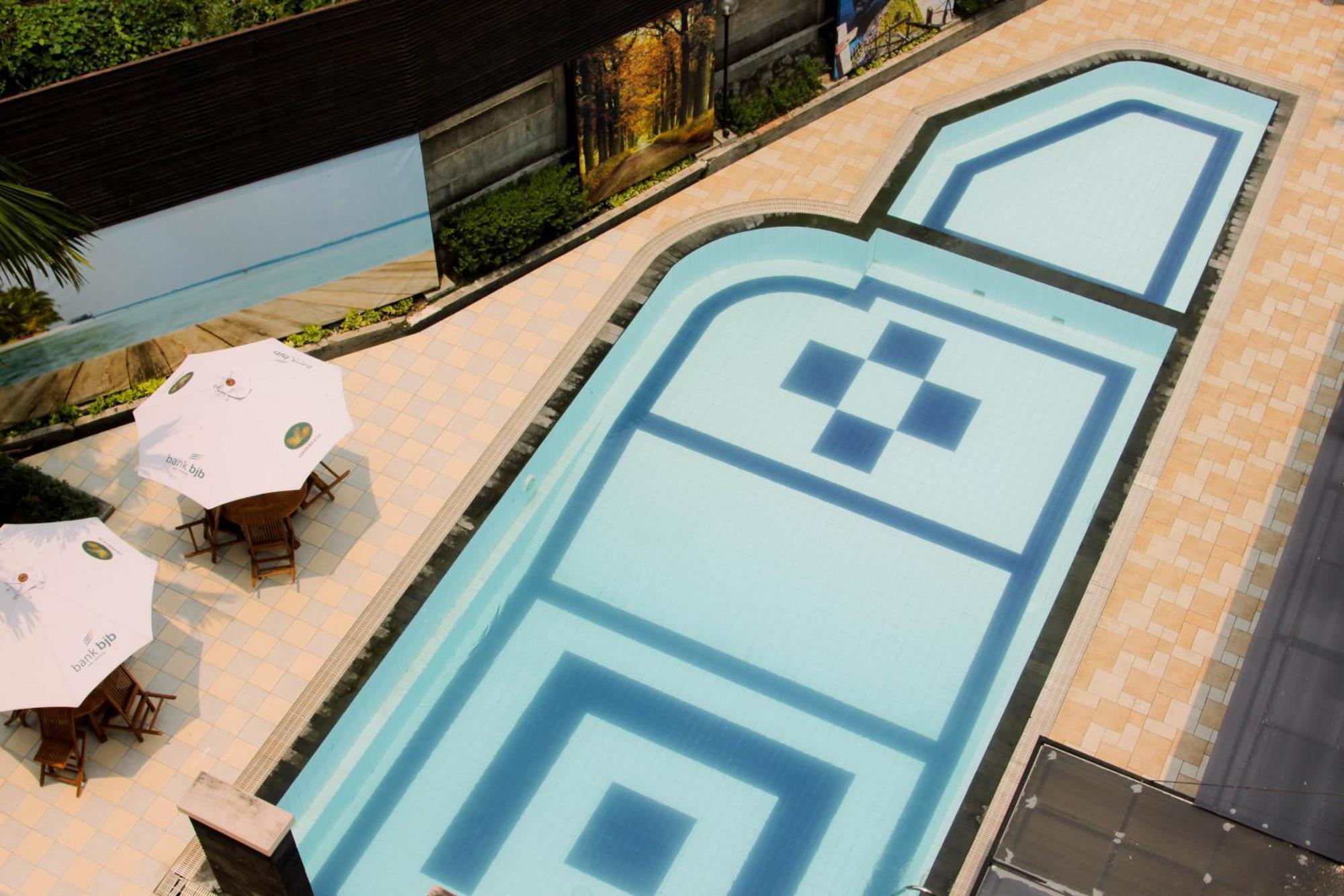Luxury At Metropark Jababeka By Travelio Apartemen Bekasi